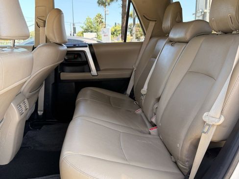 Used 2011 Toyota 4Runner SR5 w/ Premium Pkg w/Leather RWD image 38