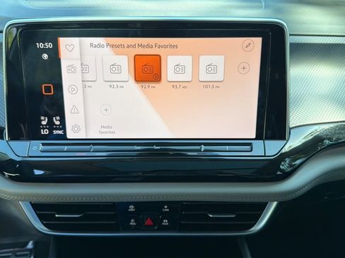 New 2026 Volkswagen Atlas Peak Edition AWD/4WD image 17