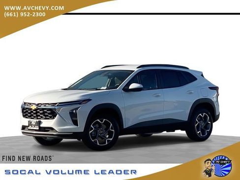 New 2026 Chevrolet Trax LT FWD image 1