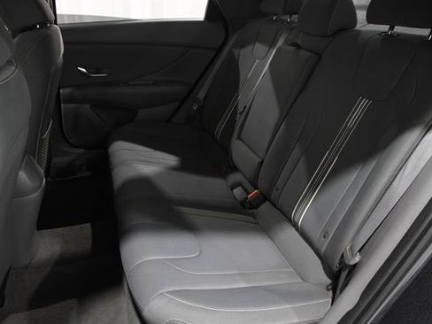 Used 2021 Hyundai Elantra SEL w/ Convenience + Premium Package FWD image 17