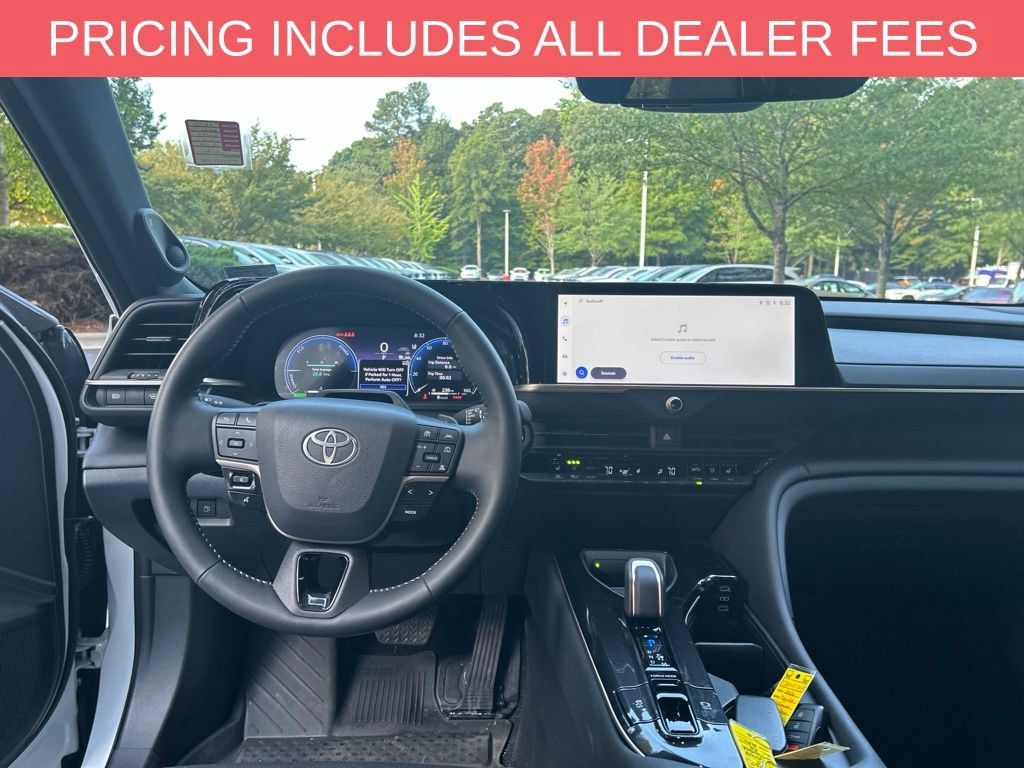 Used 2026 Toyota Crown Platinum AWD/4WD image 2