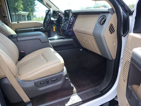 Used 2016 Ford F250 Lariat w/ Chrome Package AWD/4WD image 16