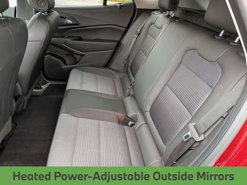 Used 2025 Chevrolet Trax LT w/ LT Convenience Package FWD image 25