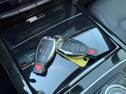 Used 2010 Mercedes-Benz E 550 Sedan image 67