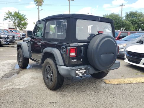 Used 2024 Jeep Wrangler Sport AWD/4WD image 3