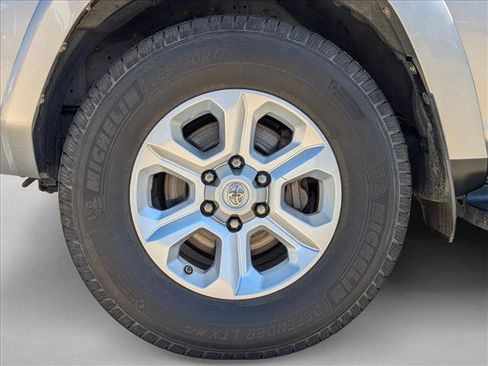 Used 2015 Toyota 4Runner SR5 image 15