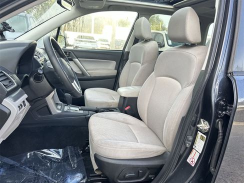 Used 2017 Subaru Forester 2.5i Premium w/ All-Weather Package image 11
