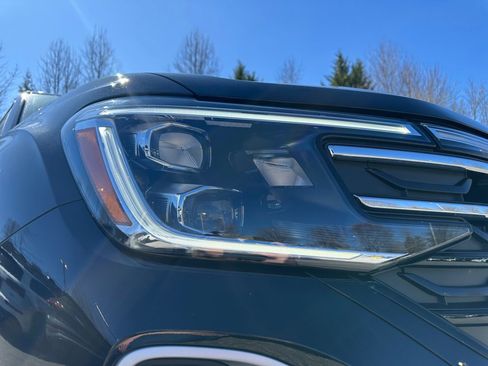 Certified 2025 Volkswagen Atlas Peak Edition SE image 24