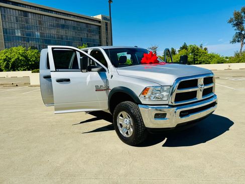 Used 2018 RAM 2500 Tradesman w/ Chrome Appearance Group AWD/4WD image 32