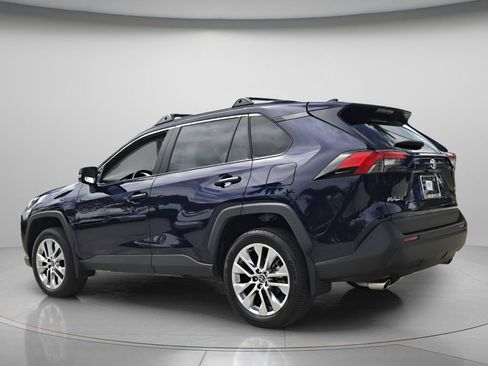 Used 2025 Toyota RAV4 XLE Premium image 8