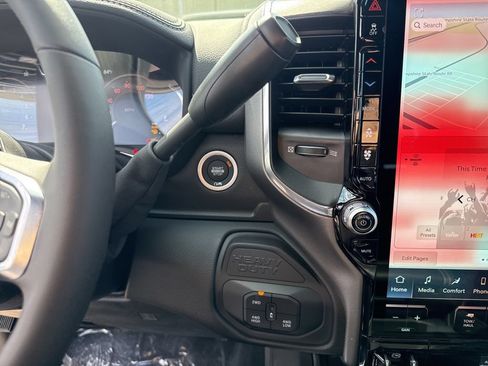 New 2026 RAM 2500 Laramie AWD/4WD image 14