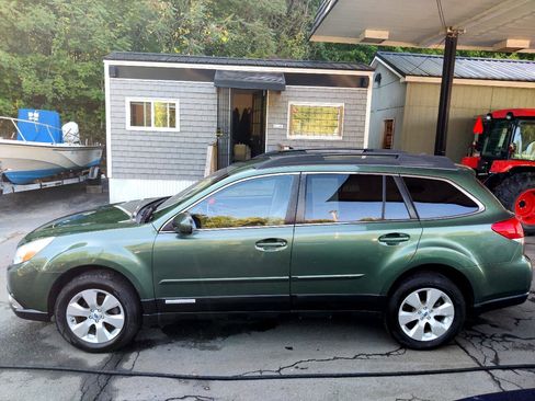 Used 2012 Subaru Outback 2.5i Limited w/ Popular Pkg 1A image 3