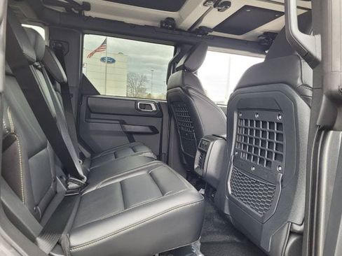 New 2025 Ford Bronco Badlands w/ Sasquatch Package AWD/4WD image 38