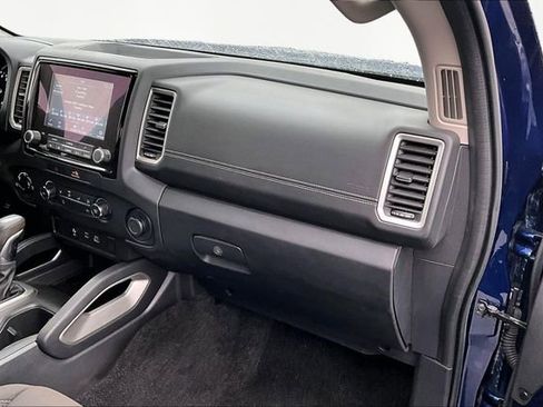 Used 2022 Nissan Frontier SV w/ Technology Package image 18