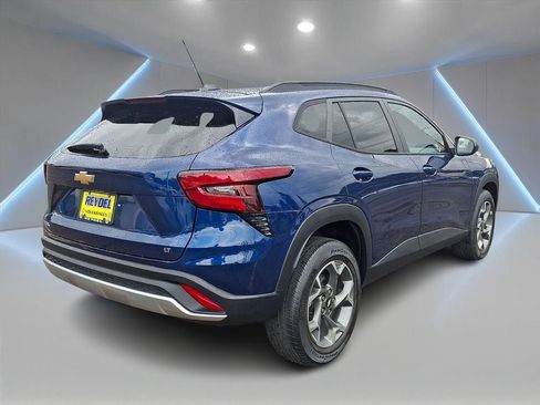 Used 2024 Chevrolet Trax LT w/ Driver Confidence Package FWD image 4