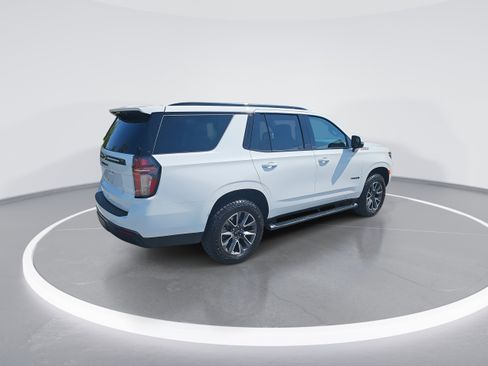 Used 2022 Chevrolet Tahoe Z71 w/ Luxury Package image 3