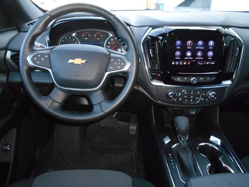 Used 2023 Chevrolet Traverse LT AWD/4WD image 5