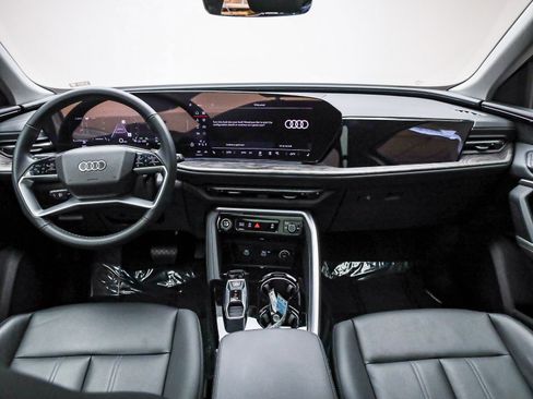 Certified 2025 Audi Q5 2.0T Premium Plus w/ Premium Plus image 13