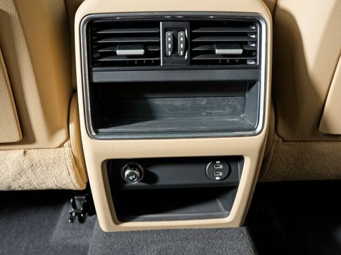 Certified 2022 Porsche Cayenne w/ Premium Package image 36