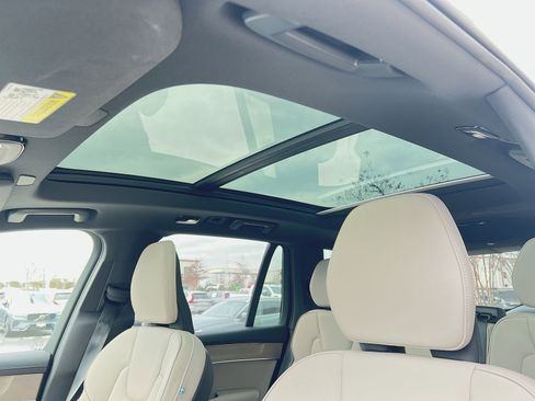 New 2026 Volvo XC90 B6 Plus w/ Protection Package Premier image 24