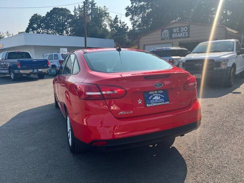 Used 2015 Ford Focus SE FWD image 41