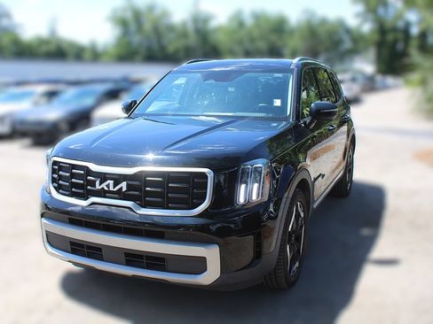 Used 2023 Kia Telluride S w/ S Sunroof Package AWD/4WD image 16