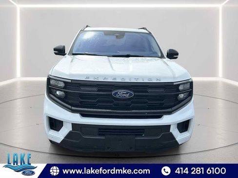Certified 2025 Ford Expedition Active AWD/4WD image 2