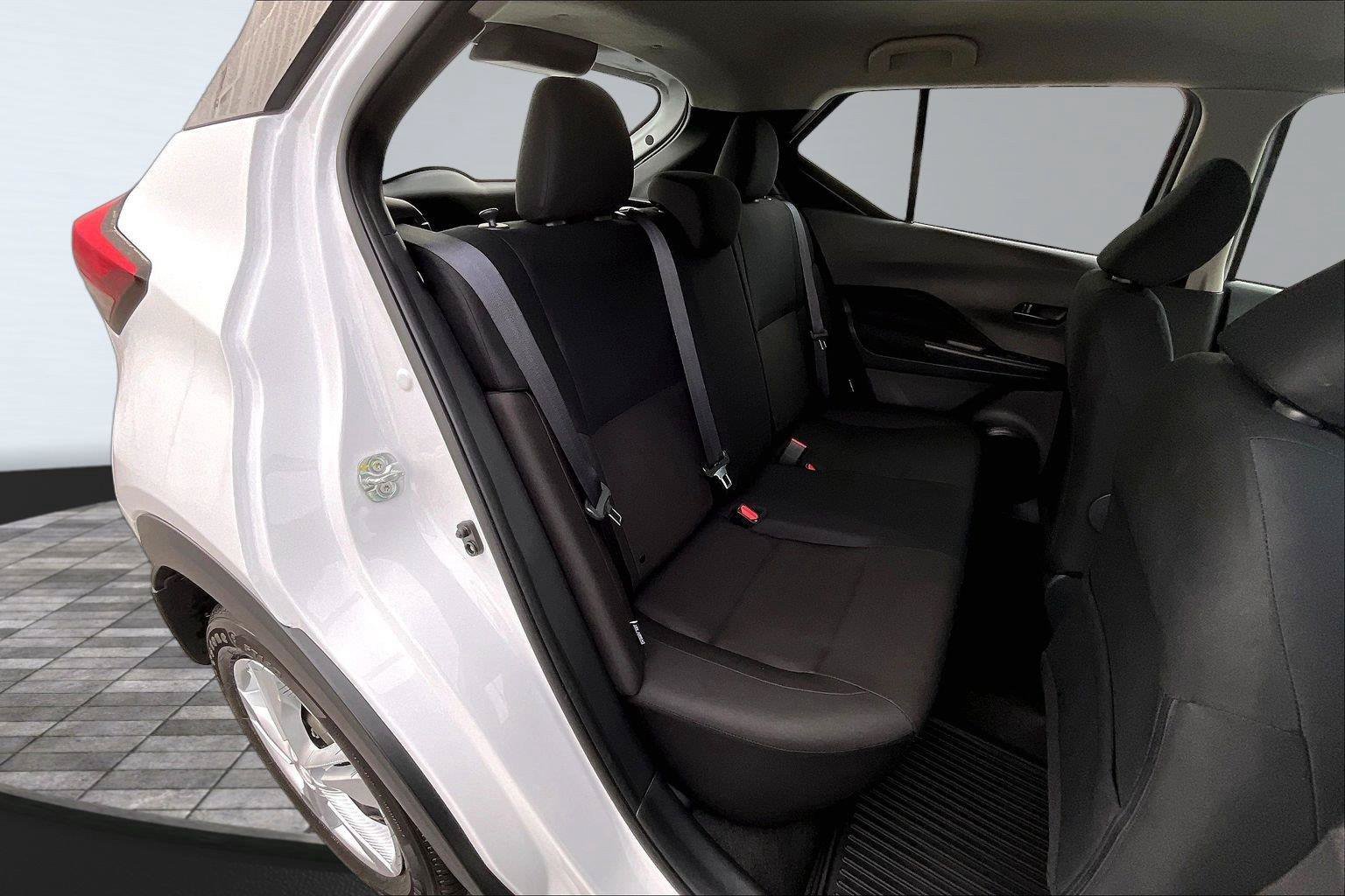 Certified 2025 Nissan Kicks Play S FWD image 27