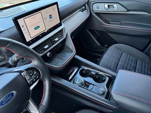 Certified 2025 Ford Explorer ST-Line w/ Premium Package image 16