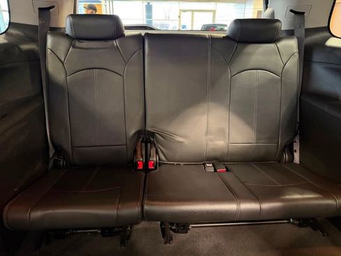 Used 2013 GMC Acadia SLT image 23