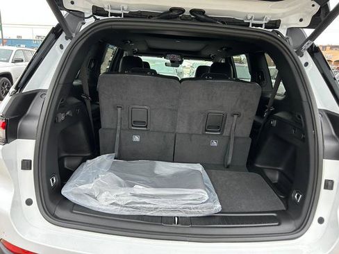 New 2025 Jeep Grand Cherokee L Limited w/ Trailer Tow Package image 19