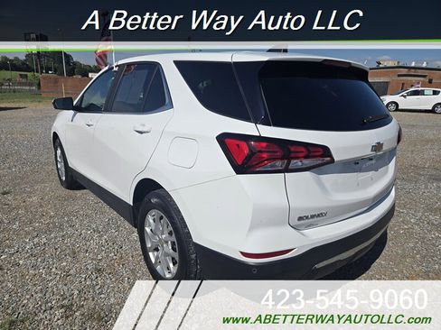 Used 2022 Chevrolet Equinox LT w/ LPO, Floor Liner Package FWD image 2