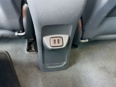 Used 2019 Chevrolet Bolt Premier w/ Infotainment Package FWD image 16