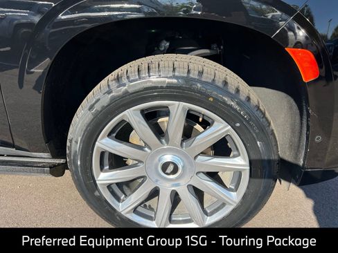 Used 2024 Cadillac Escalade ESV Premium Luxury Platinum AWD/4WD image 13