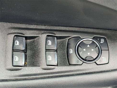 Used 2023 Ford Edge SEL image 16