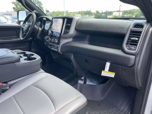 New 2026 RAM 2500 Tradesman w/ Chrome Appearance Group AWD/4WD image 14