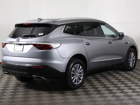 Used 2024 Buick Enclave Premium image 13