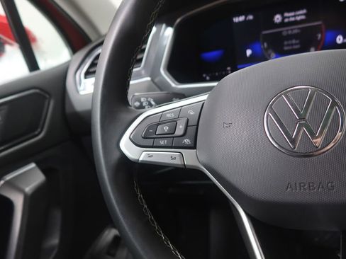 Used 2022 Volkswagen Tiguan SE AWD/4WD image 22
