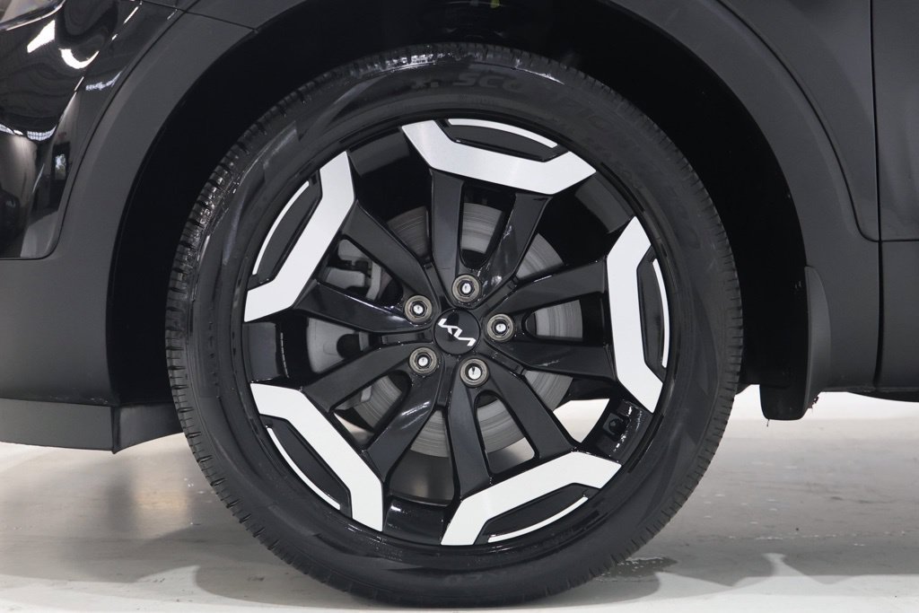Used 2024 Kia Telluride EX w/ EX Captain's Chair Package AWD/4WD image 14