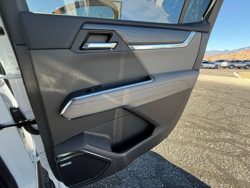 New 2026 GMC Acadia Elevation w/ Elevation Premium Package image 18