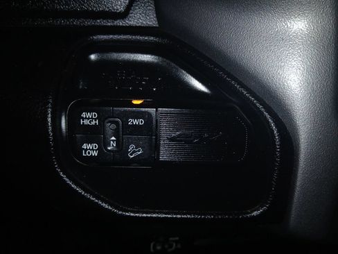 Used 2024 RAM 2500 Big Horn w/ Off Road Package AWD/4WD image 22