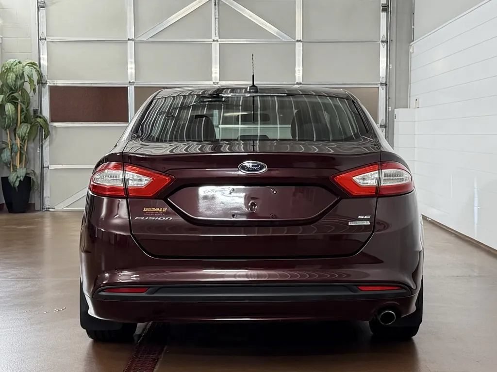 Used 2013 Ford Fusion SE FWD image 4