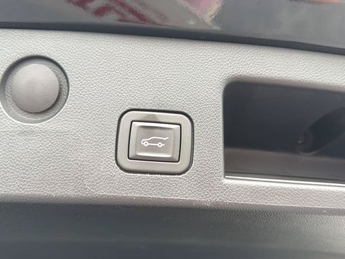 Certified 2025 Chevrolet Equinox ACTIV w/ Convenience Package III FWD image 35