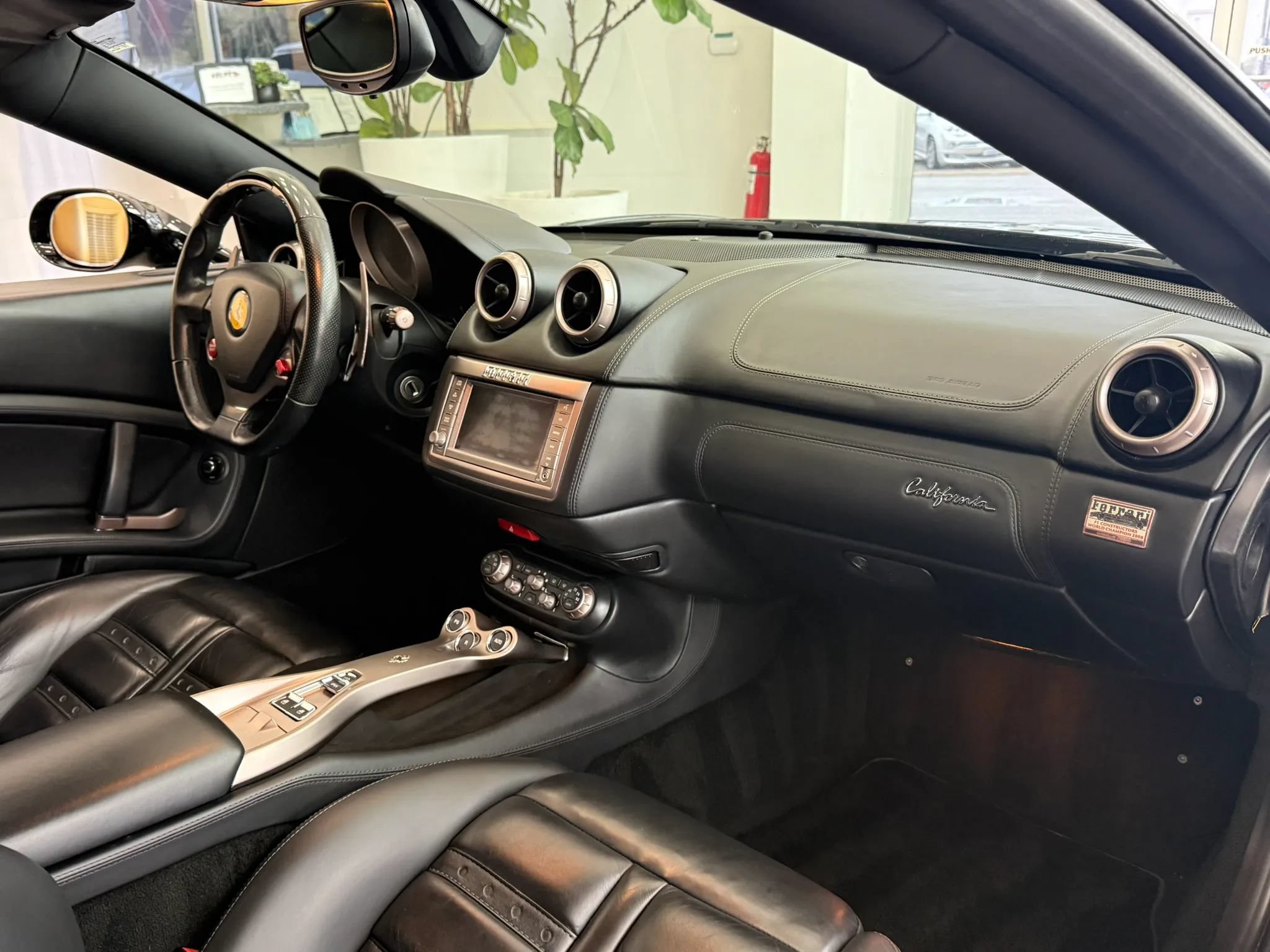 Used 2010 Ferrari California RWD image 38