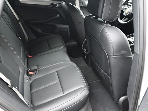 New 2026 Porsche Macan AWD/4WD image 8