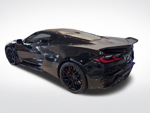 Used 2024 Chevrolet Corvette Z06 image 3