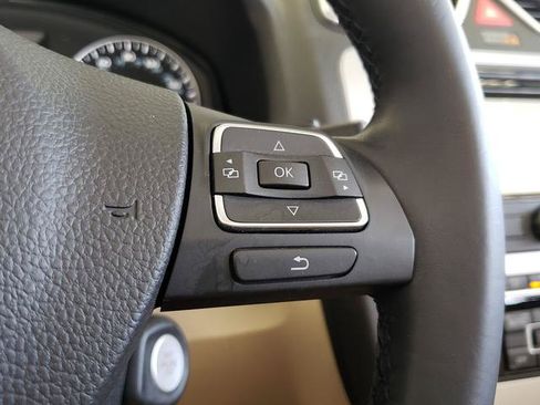 Used 2012 Volkswagen Eos Lux FWD image 18