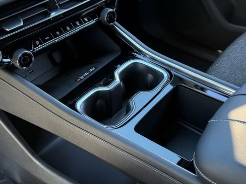 New 2026 Chevrolet Traverse LT image 13