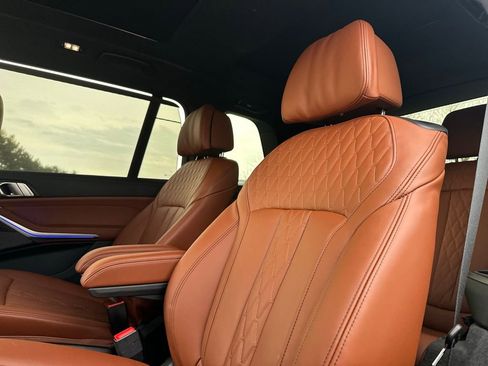 Certified 2025 BMW X7 M60i AWD/4WD image 22