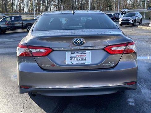 Used 2019 Toyota Camry LE image 4